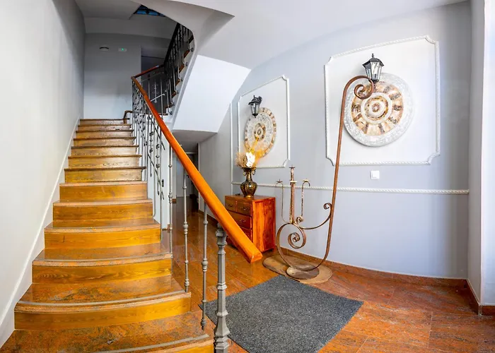 Dwo Abaster Suites