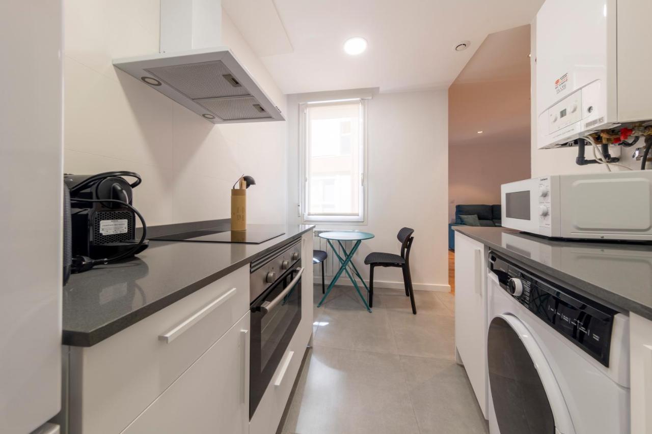 Dwo Abaster Apartment