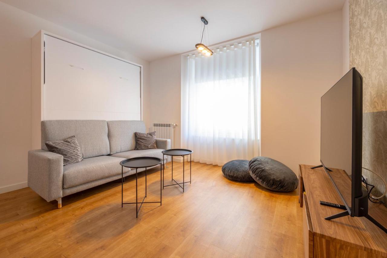 Dwo Abaster Apartment