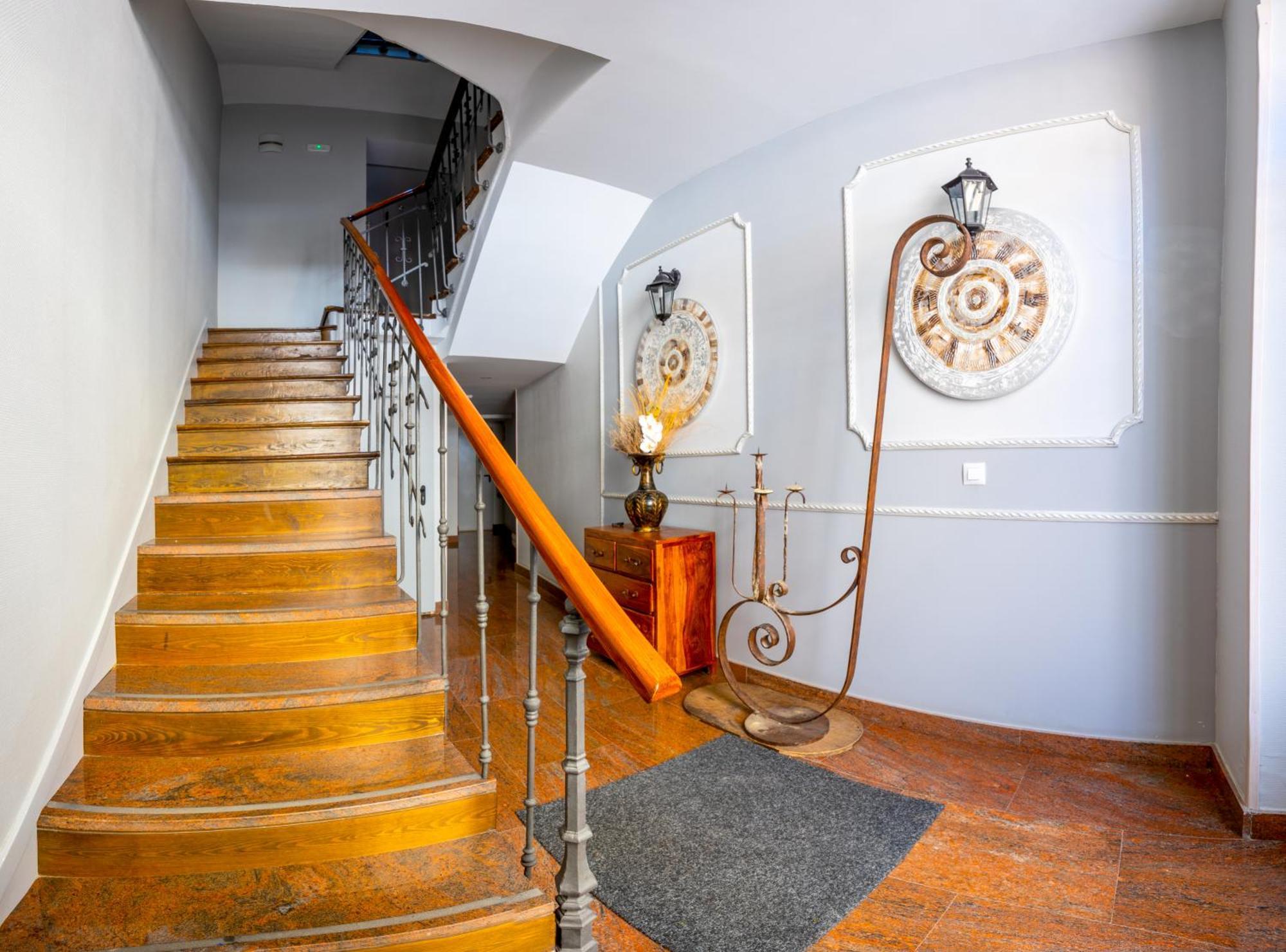 Dwo Abaster Apartment *
